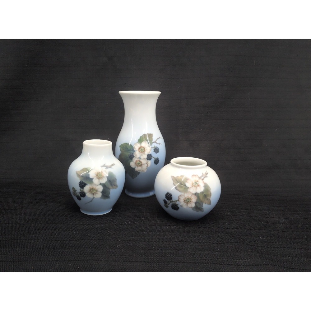Royal Copenhagen Denmark Blackberry Vase # 288 Set Of 3 Blue White Floral